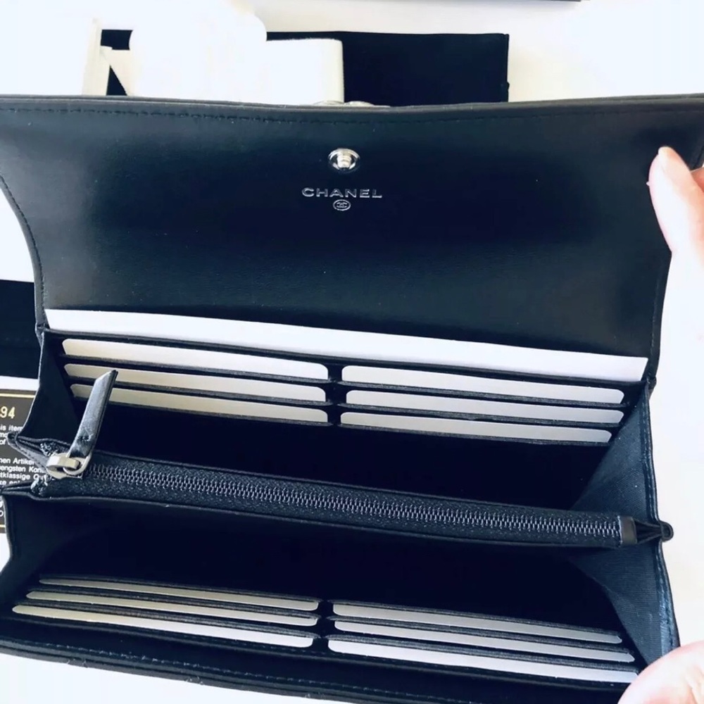 AUTHENTIC Chanel Black Quilted Lambskin Wallet - Picture 6 of 7